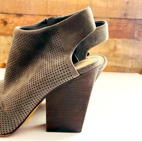 Vince Camuto Kentvi Suede Peep Toe Sandals - Picture 7 of 9